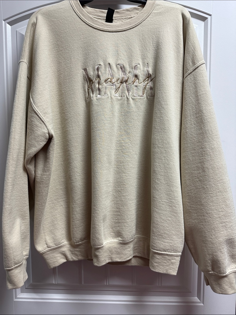 Gildan Cream Embroidered Crewneck Sweatshirt XL Praying mama.